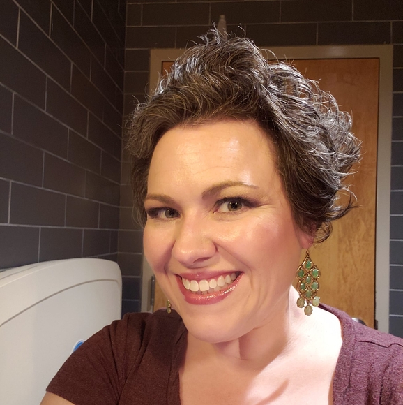 Meet your Posher, Emily - Picture 1 of 1